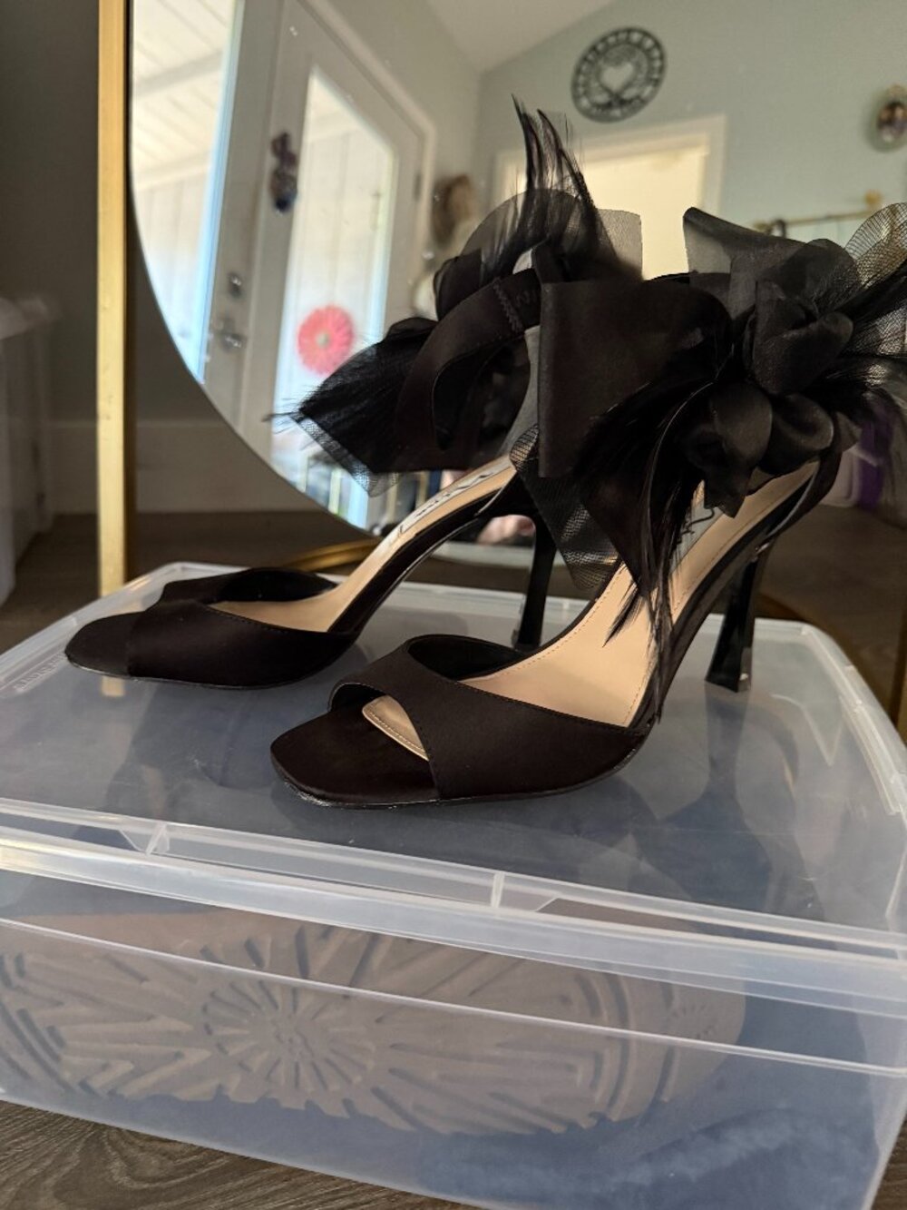 Nina Dora Black Satin Feather Flower Heels Size 7.5